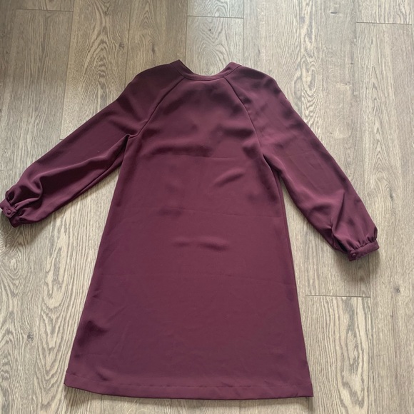 H&M Knee-Length V-neck Dress with Chest Tie - Picture 6 of 6